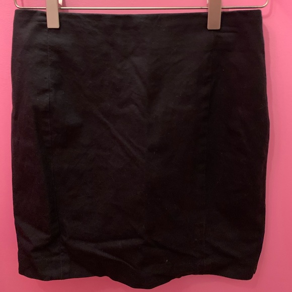 BANANA REPUBLIC Skirt - Picture 2 of 2